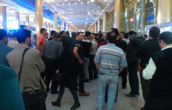سرگردانی مسافران پرواز تاشکند در فرودگاه مشهد سرگردانی مسافران پرواز تاشکند در فرودگاه مشهد