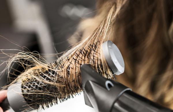 چگونه انواع مو را به روشی درست و حرفه ای سشوار بکشید؟