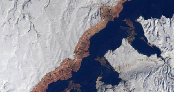 تصاویر شگفت انگیز ایستگاه فضایی بین المللی از زمین برفی